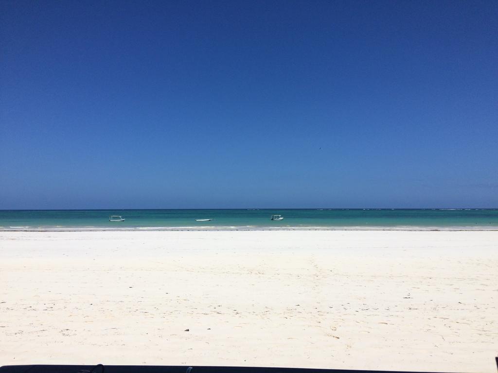 Footprints House Hotel Diani Beach Exterior photo